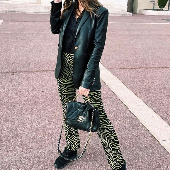 Zara faux leather blazer with gold button - Picture 14 of 15